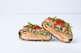 Sushi - burger z łososiem