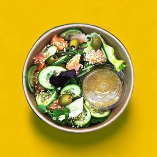 Салат з лососем (145г)