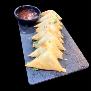 Samosa (8 uds.)