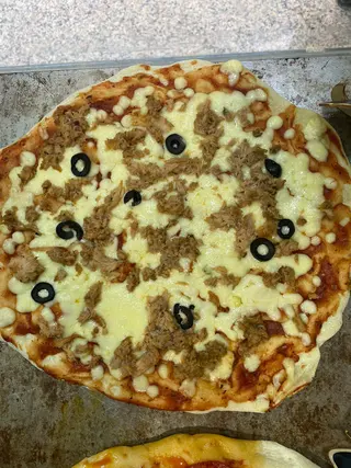 2. Pizza Marina 