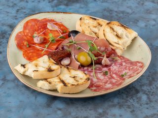 PLATO ARGENTINA MENOS (200g)