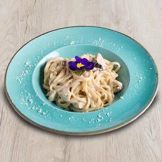 Pasta e pollo funghi