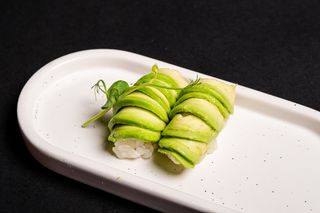 Nigiri avocado
