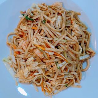 38a. Tallarines Fritos con Pollo