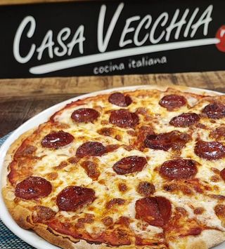 Pizza De Pepperoni (30x30 Cm.)