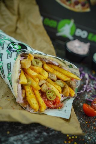 გირო ქათმის ხორცით, ტარტარის სოუსით (საფირმო სოუსი კრემყველით)