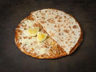 Լահմաջո պանրով մեծ