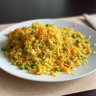 Arroz frito con ternera al curry