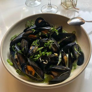 Mejillones con curry verde