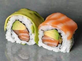 48.Salmón Uramaki (8 Pzas.)