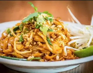 47. Pad Thai de Camarão
