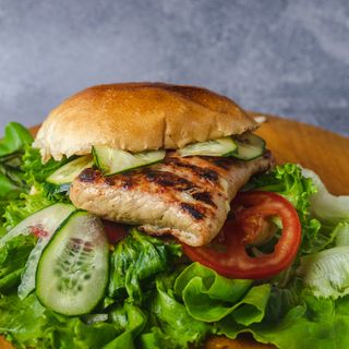 Punjeni pileći batak 270 gr u lepinji