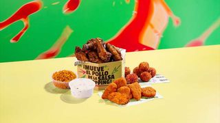 6 Alitas + 6 Bombs + 6 Mozzarella Bites + Salsa + Topping