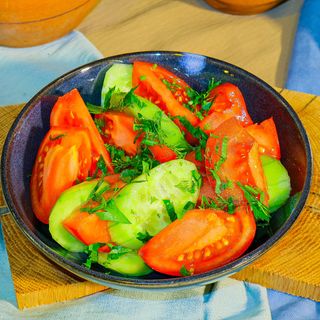 კიტრი პომიდვრის სალათი კახური ზეთით