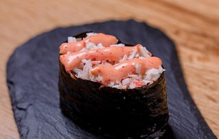 Гункан с крабом (53 г)