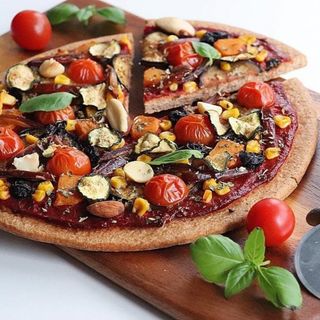 PIZZA DÁTILES (26 Cm.)