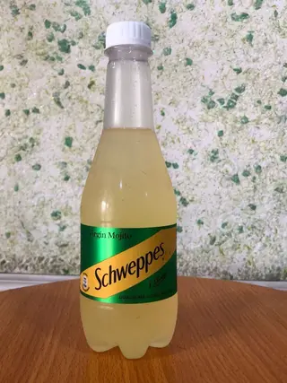 Pet Schweppes