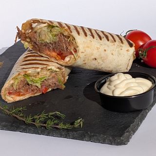 Тортила с Телешко , Салата и Десерт по избор