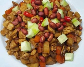 Frango picante com amendoim estilo si chuan