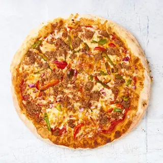 Meso i cheddar pizza