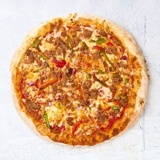 Meso i cheddar pizza