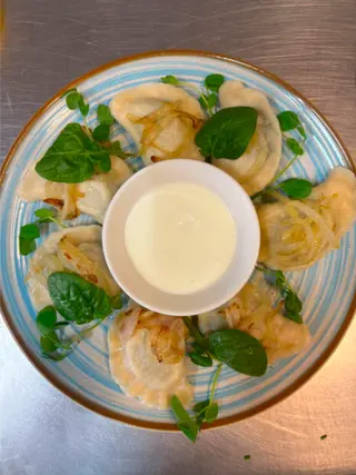 PIEROGI ZE SZPINAKIEM I SEREM FETA