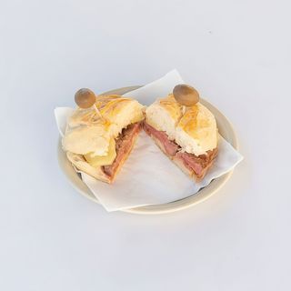 Prego do Lombo com Queijo da Serra