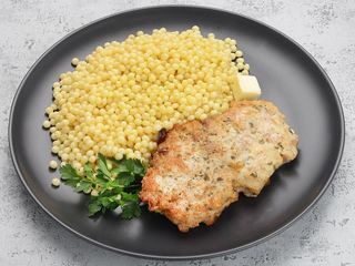 Siekany kotlet z kuskusem Рубана куряча котлета з кус кусом (350g)