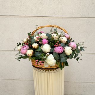 Cesta De Peonias Premium