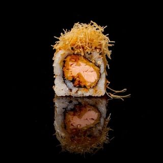 Uramaki sake tempura