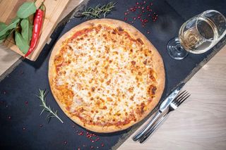  Pizza Quattro Formaggi