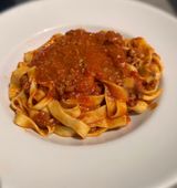 Tagliatella boloñesa