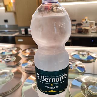 Acqua minerale GASATA
