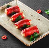 Mini rulade din ardei cu branza Philadelphia