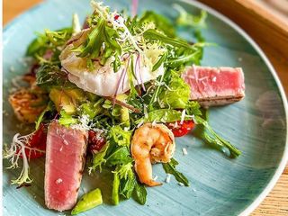 Салат з тунцем та креветками (280г)