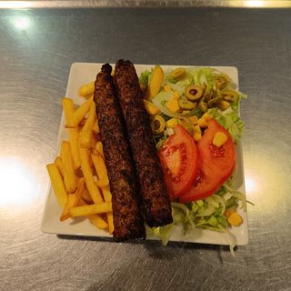 Menú Plato Seekh Kebab Con Patatas Y Bebida