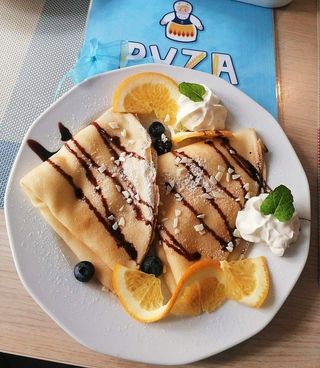 Naleśniki z szarlotką 2szt