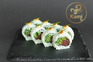 Uramaki z tuńczykiem