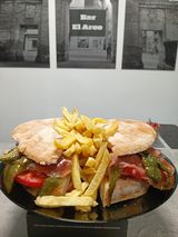 Campero Serrano con patatas fritas 