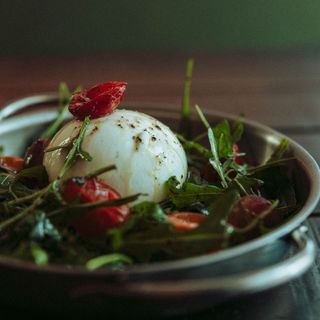 Ensalada Burrata Caprese