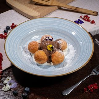 Papanasi biluțe cu smântână și Finetti