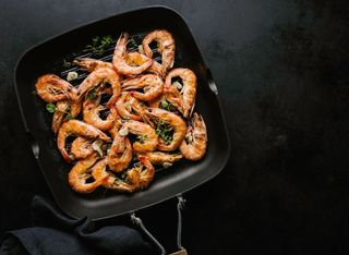 creveti in sos de vin