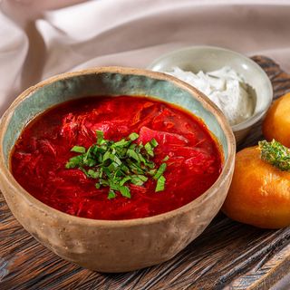 ბორში ფუნთუშებით