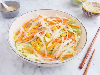 Ensalada Con Salsa Blanca