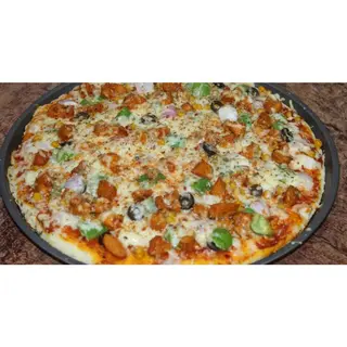 Chicken tikka pizza