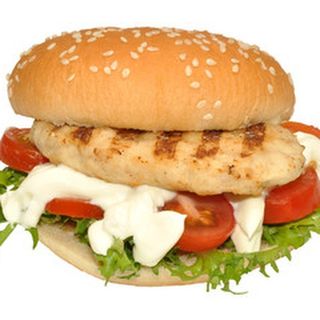 Бургер с пилешко кюфте