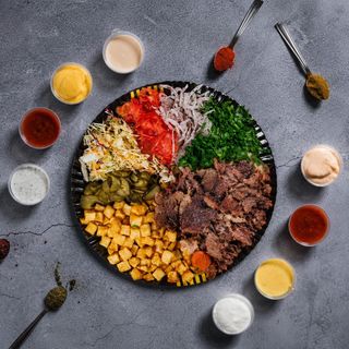 Kebab de Vita cu Berbecuț la Farfurie