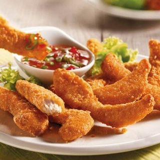 Tiras De Pollo Crujiente Y Salsa Tonkatsu 