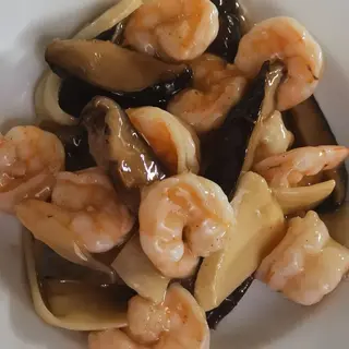 Gamberi con bambù e funghi