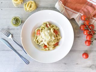 Талиатели с тиквички и синьо сирене